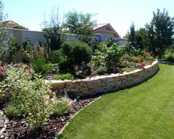 Gartenmauer in Viničné